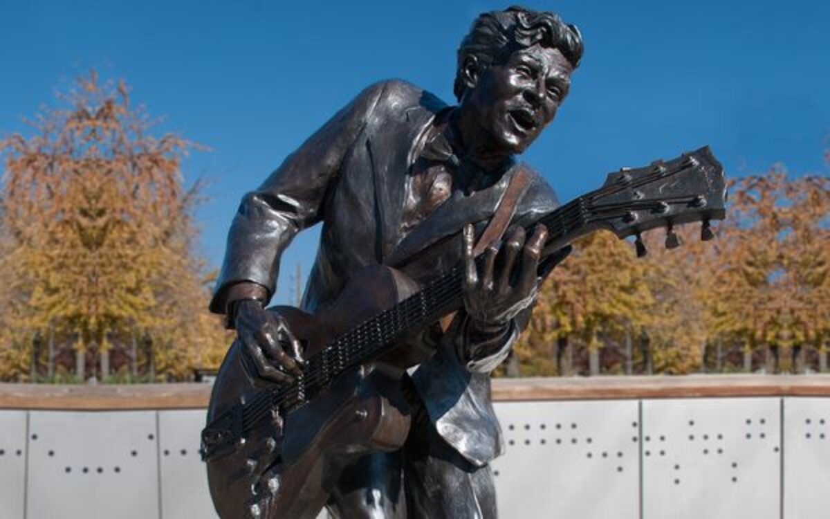 Chuck Berry Statue